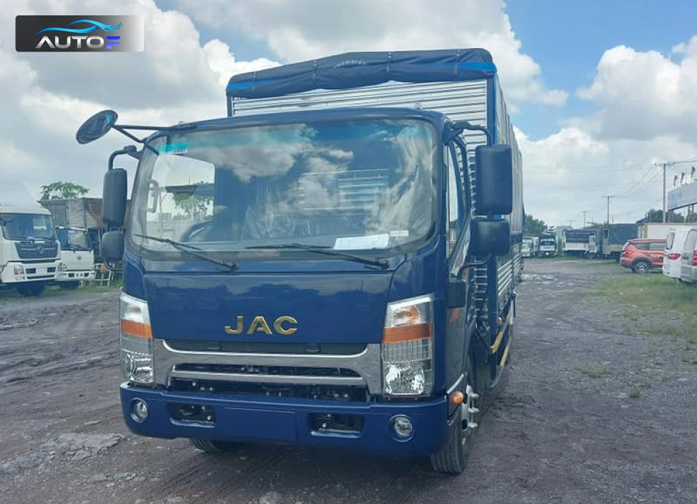 Giá xe tải JAC N500 thùng mui bạt 4.990 Tấn